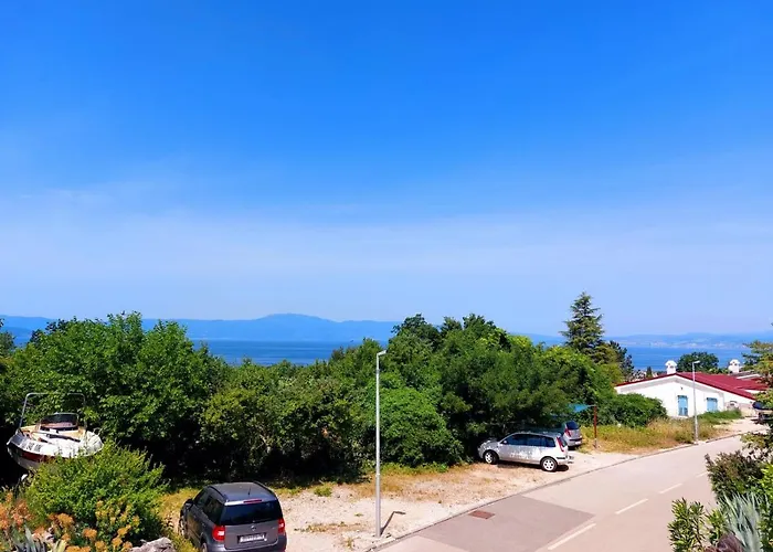 Z * Njivice