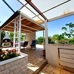 Z Apartamento Njivice